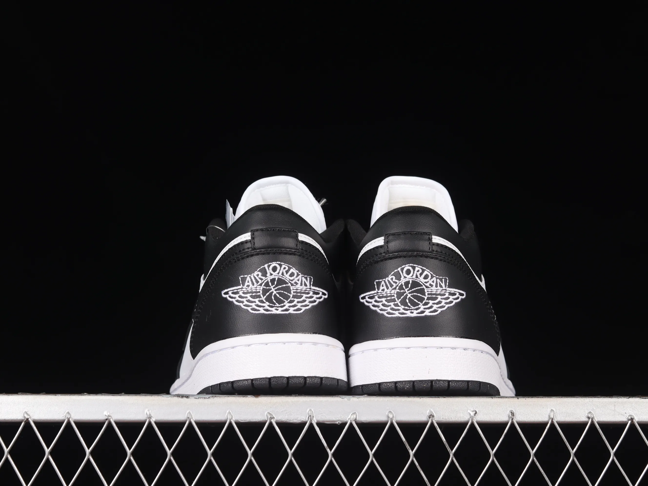 All categories Air Jordan Jordan series basketball shoes Air Jordan 1 Low Air Jordan 1 Low "Panda" AJ1 Joe 1 Panda low-top basketball shoes DC0774-101